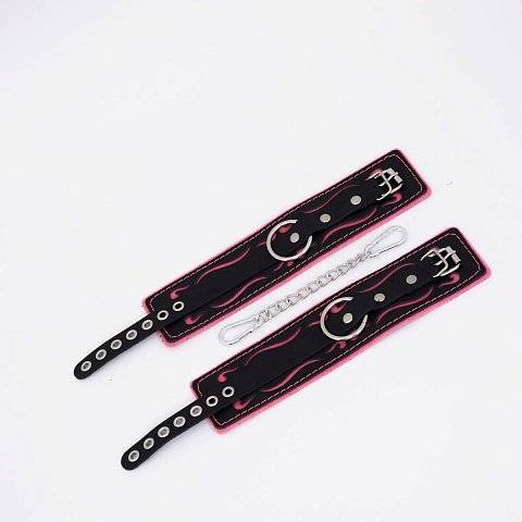 Черно-розовые кожаные оковы с розовой строчкой