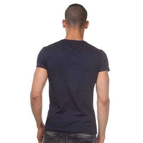Темно-синяя мужская футболка