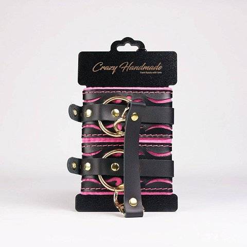 Черные кожаные оковы с розовой строчкой