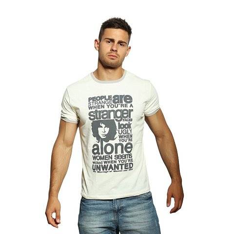 Светло-бежевая мужская футболка с принтом в виде надписей
