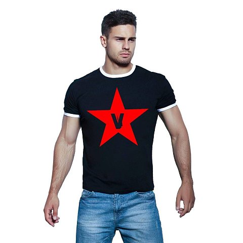 Черная футболка с принтом-звездой