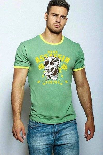 Зеленая мужская футболка с черепом, змеёй и надписью