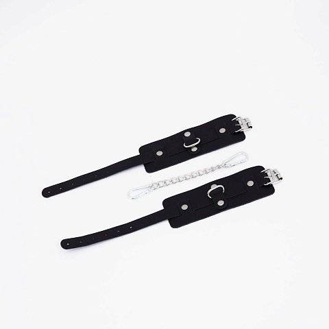 Черные кожаные оковы с хромированной фурнитурой